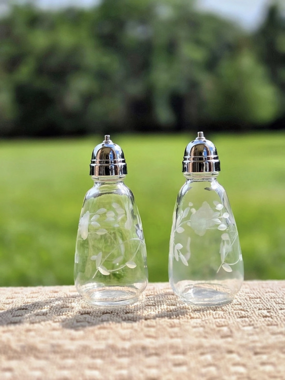 Princess House Heritage Crystal Salt and Pepper Shakers Silver Tops, LIKE NEW